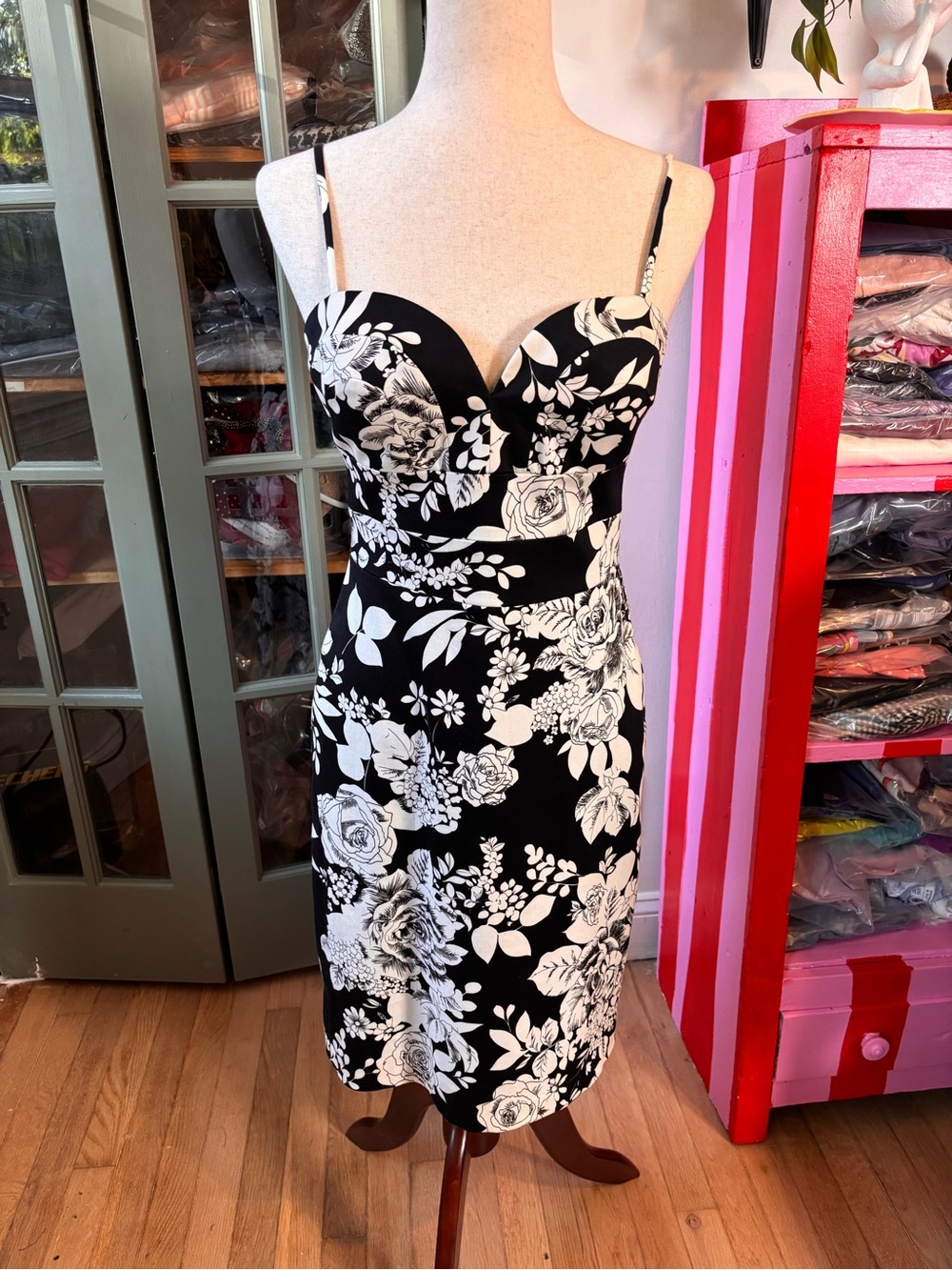 OC by OC Black White Floral Sheath Dress Size 6 Sweetheart Neck Cocktail Party